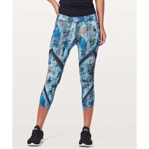 Lululemon On Pace Crop 21 Leggings Blue print size 8